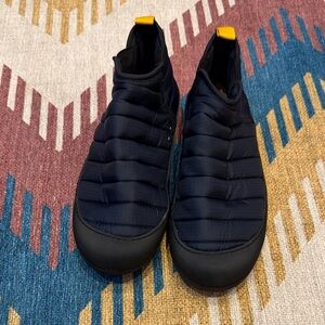 Greys men's slippers size 9